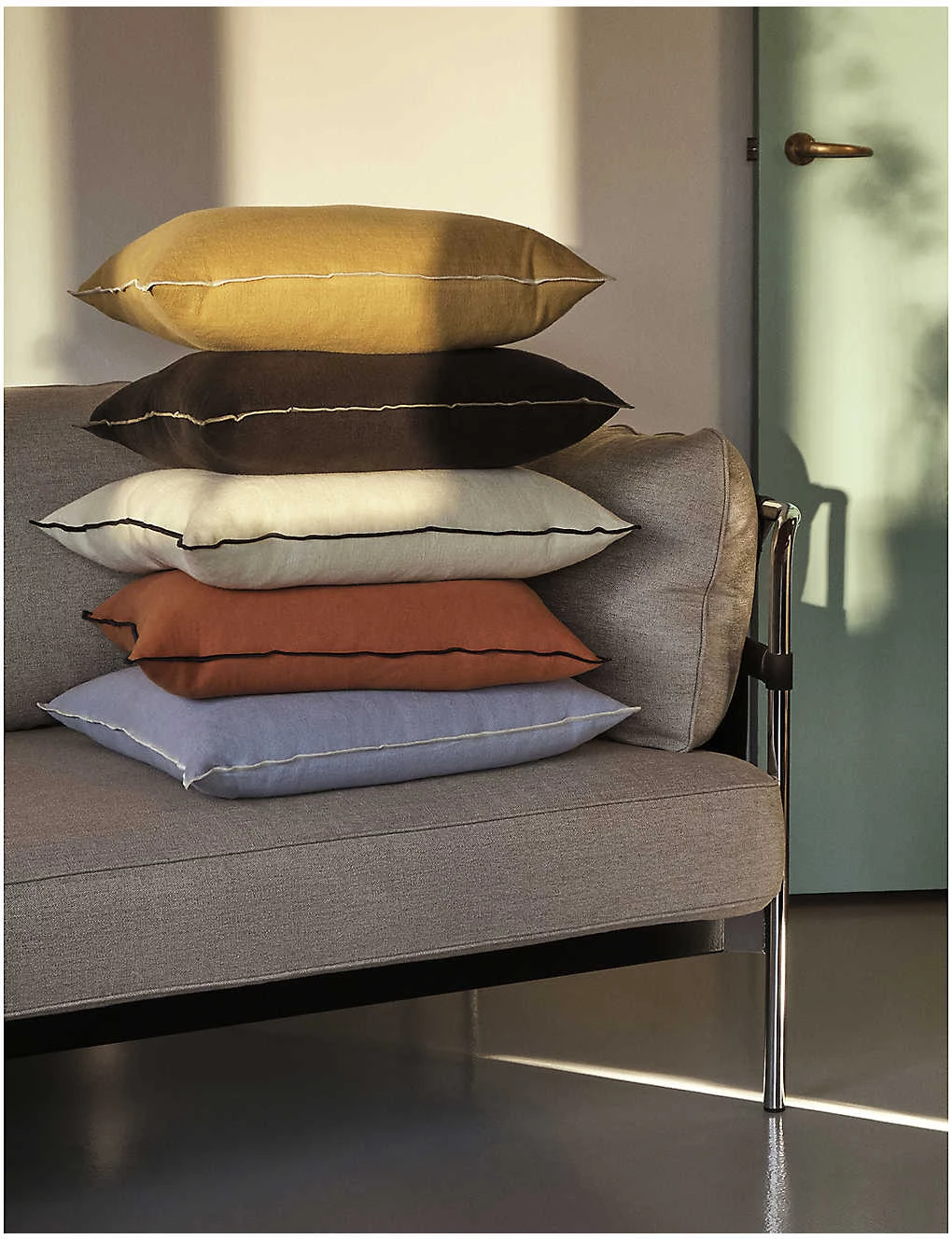 HAY Outline Contrast-trim Linen And Cotton-blend Cushion 50cm X 50cm 4 HAY Outline Contrast-trim Linen And Cotton-blend Cushion 50cm X 50cm - Image 2